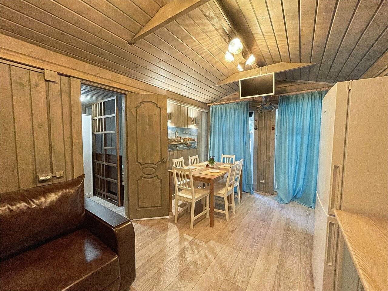 Фотографии номера Домик в лесу в Гостинице Сканди Выборг