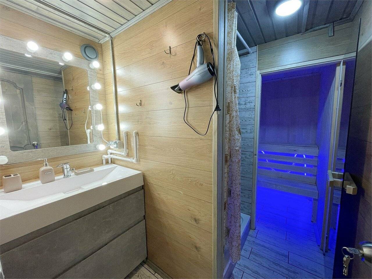 Фотографии номера Домик в лесу в Гостинице Сканди Выборг